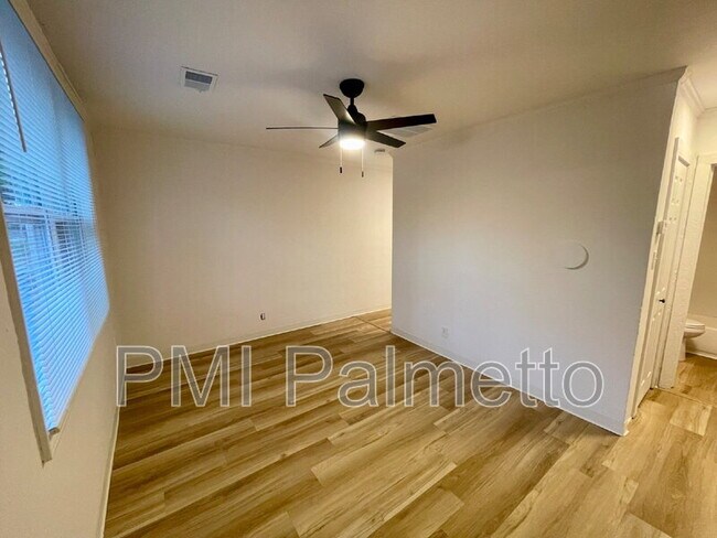 Foto del edificio - 2205 Harper St