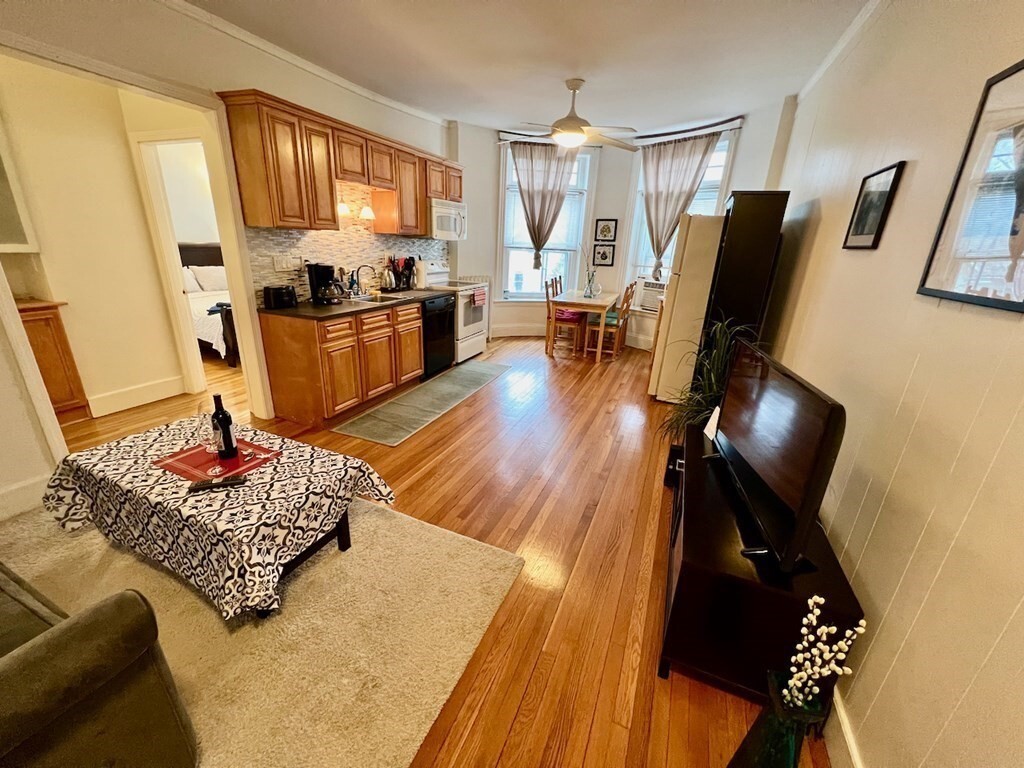 Primary Photo - 40 Winchester St