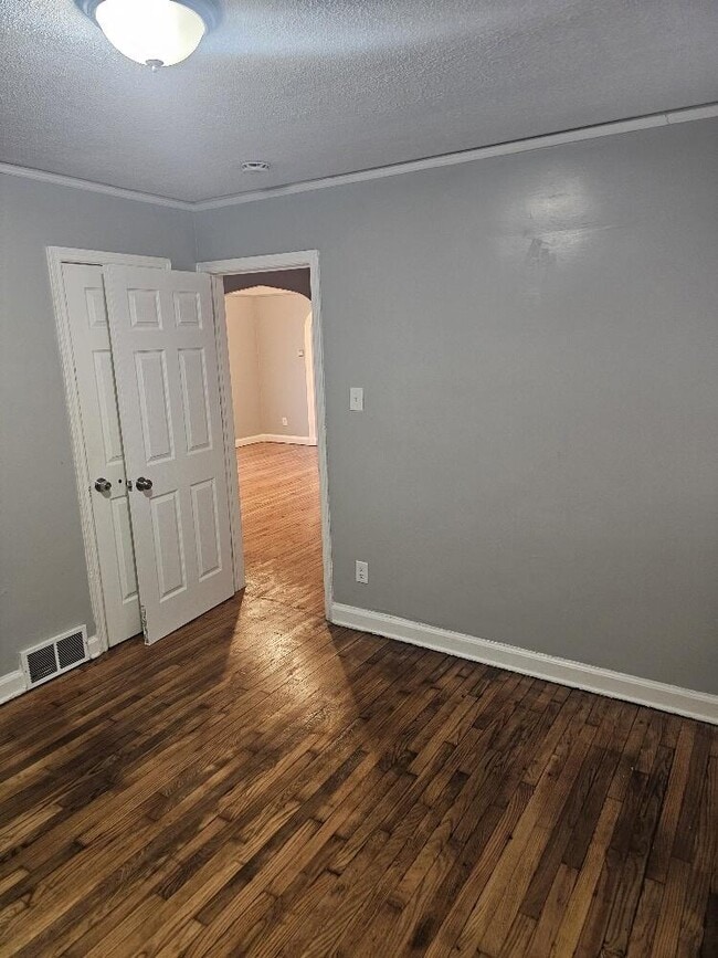 Foto del edificio - 9717 Balfour Rd