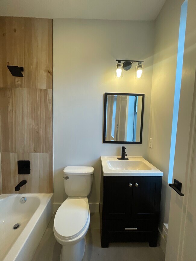 Baño - 108 Lembeck Ave