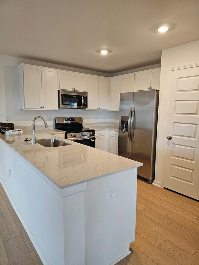 Foto del edificio - 112 Labrador Ln