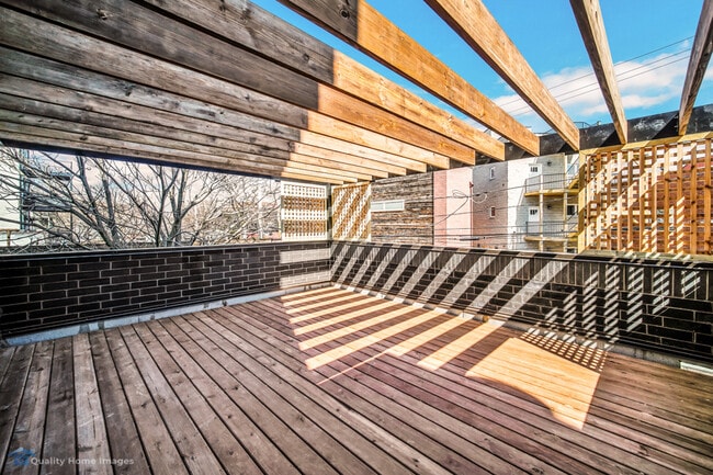 Building Photo - 2851 N Clybourn Ave