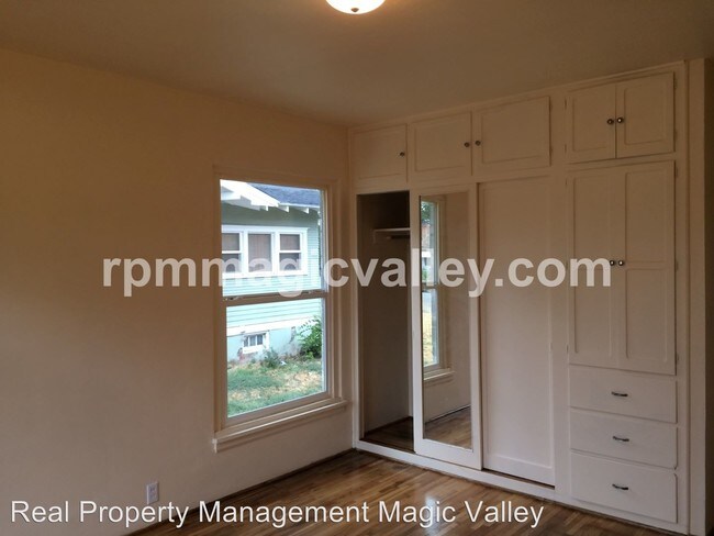 Foto del edificio - 1643 Poplar Ave