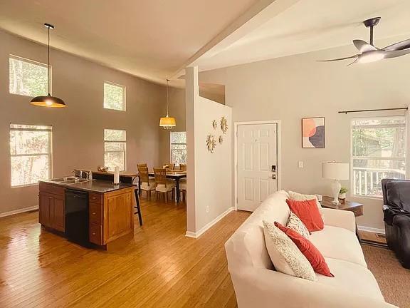 Foto del edificio - 837 Forrest Cir SE