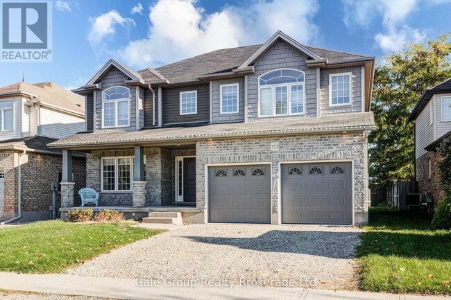 Building Photo - 722 Normandy Dr
