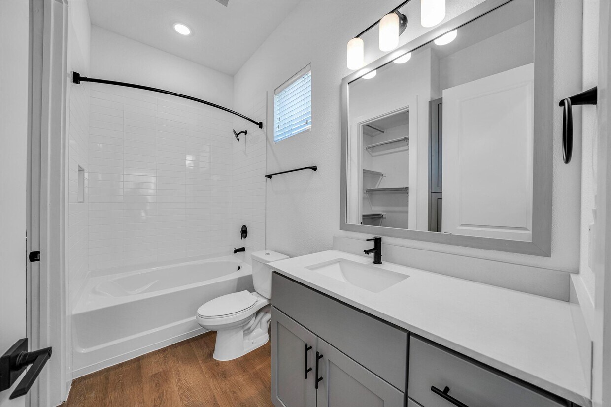 Foto del edificio - 1601 Mustang Dr