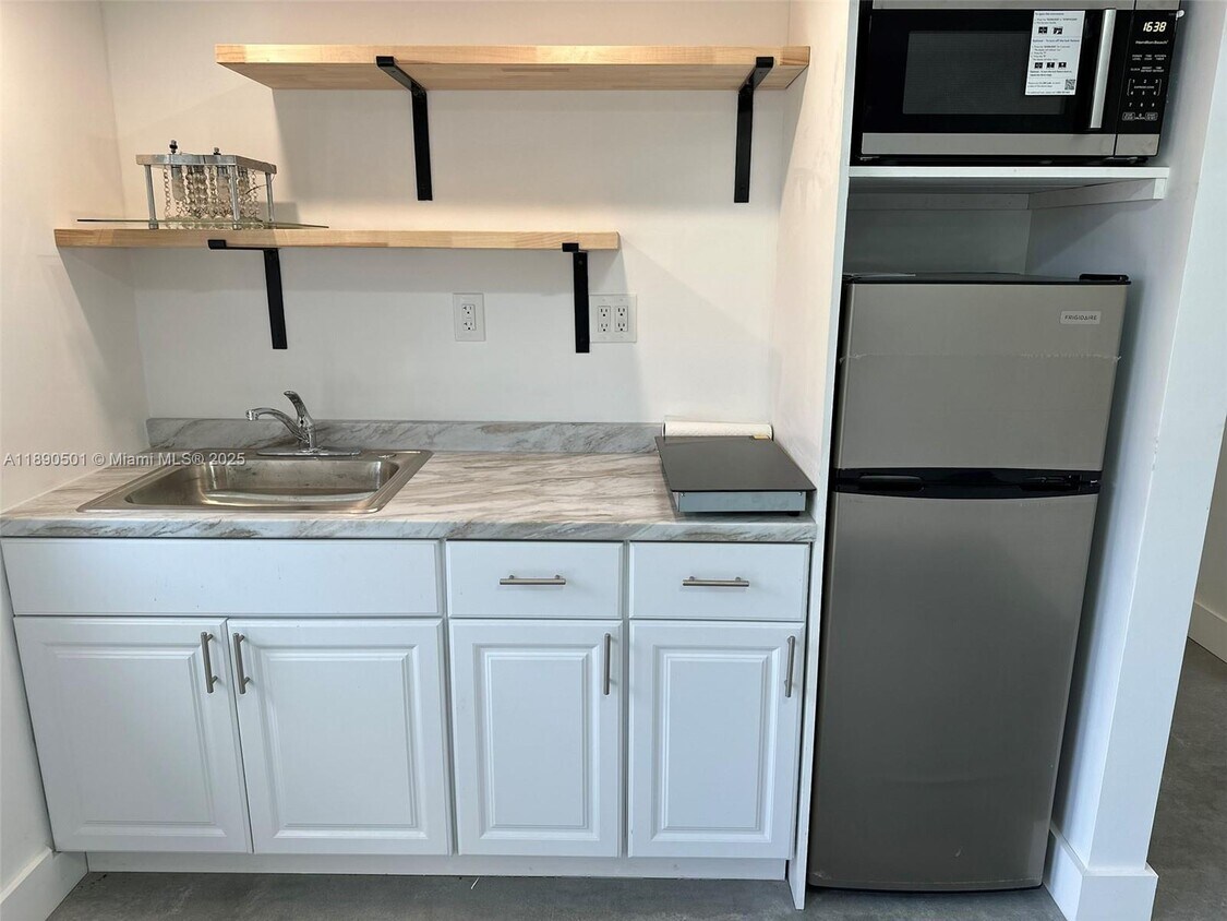 Foto principal - 80 NE 133rd St