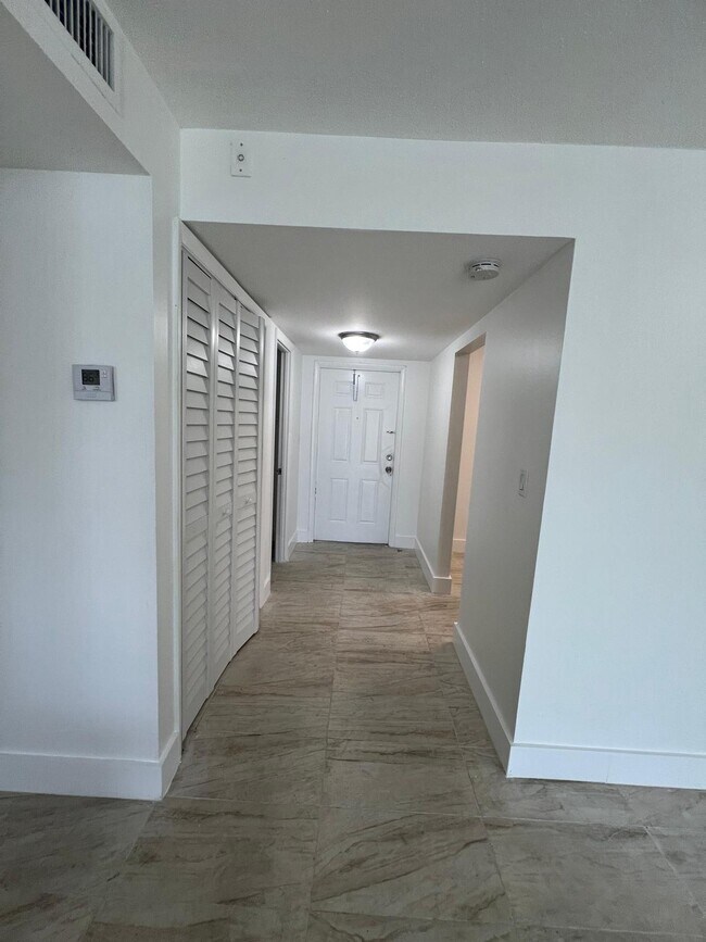 Foto del edificio - 15225 NE 6th Ave