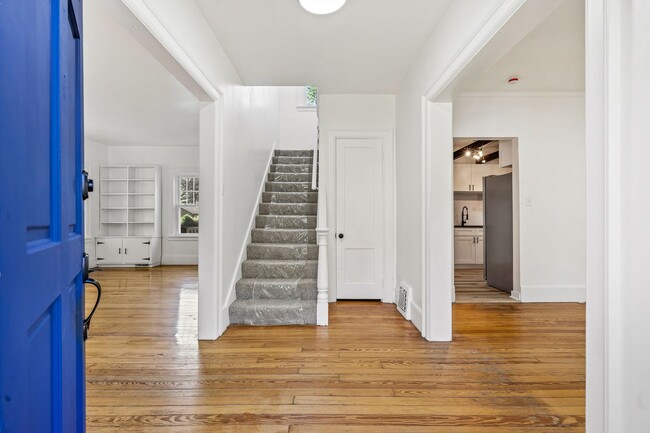 Building Photo - Tastefully Updated 3 Bed, 2 Bath Home - 2 ...
