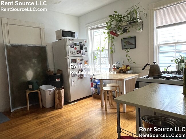 Foto del edificio - 248 Brookline St