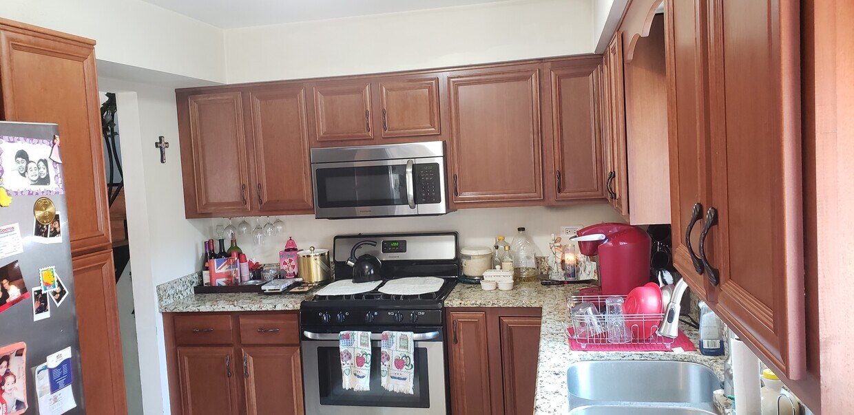 Primary Photo - 4403 Thatcher Ave