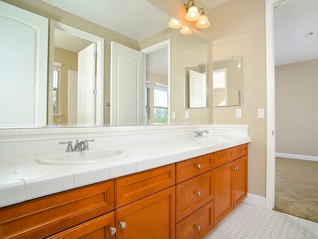 Building Photo - 5192 Piazza Pl