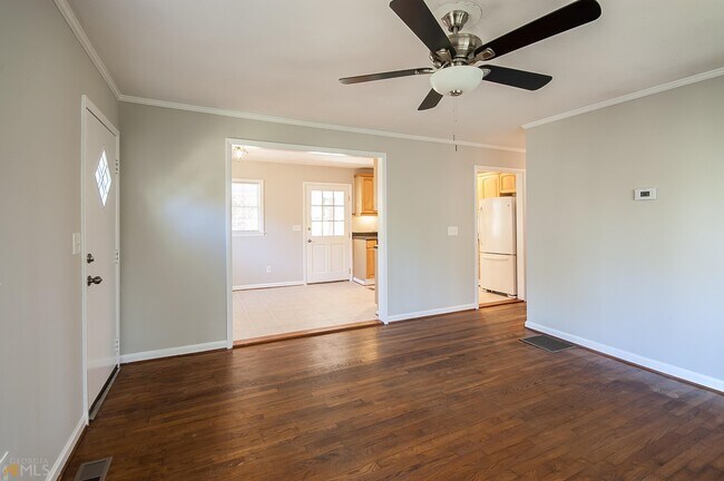 Building Photo - 1590 Belle Isle Cir NE