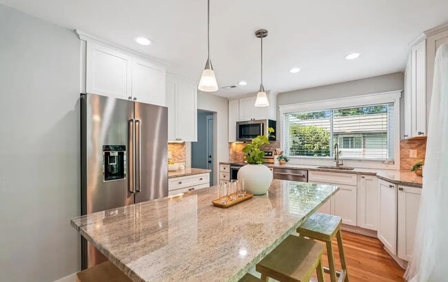 Photo - 276 W Meadowland Ln House