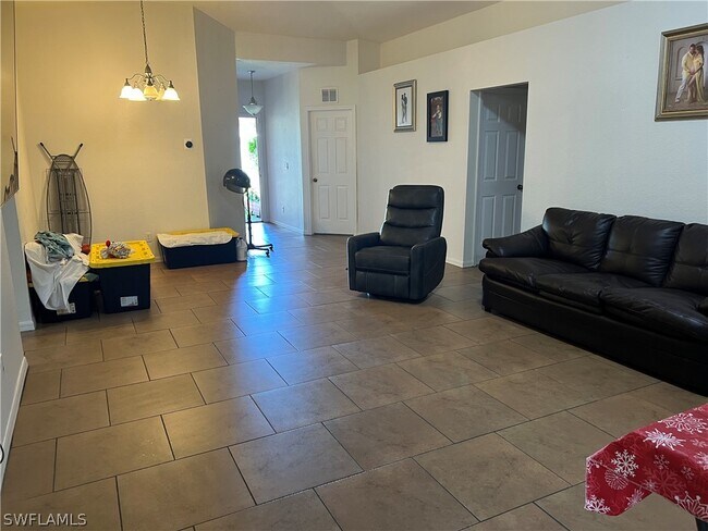 Foto del edificio - 3280 2nd Ave SE