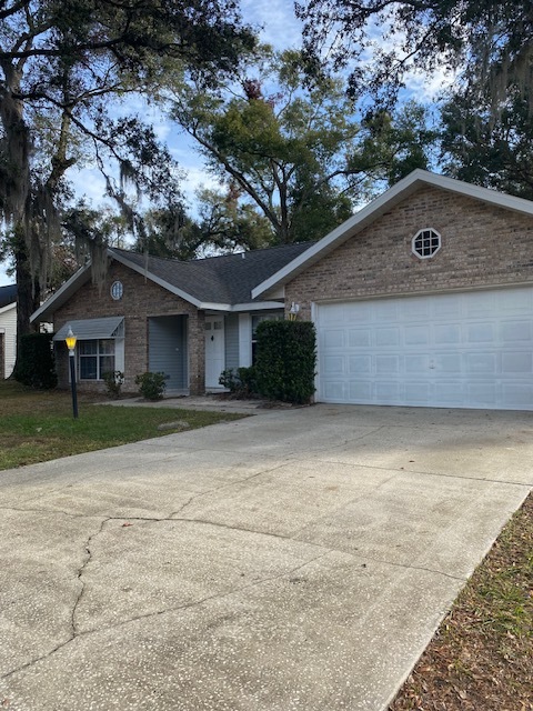 Building Photo - 3/2 with bonus room, on a quiet street, $1...