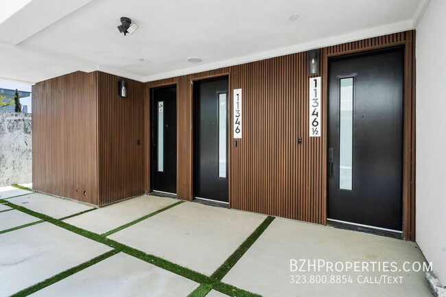 Building Photo - Beautiful Modern Duplex in the heart of No...