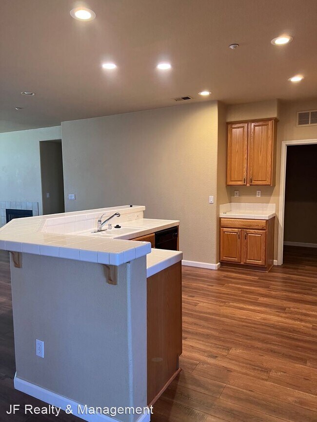 Foto del edificio - 4 br, 2 bath House - 619 Armstrong Wy
