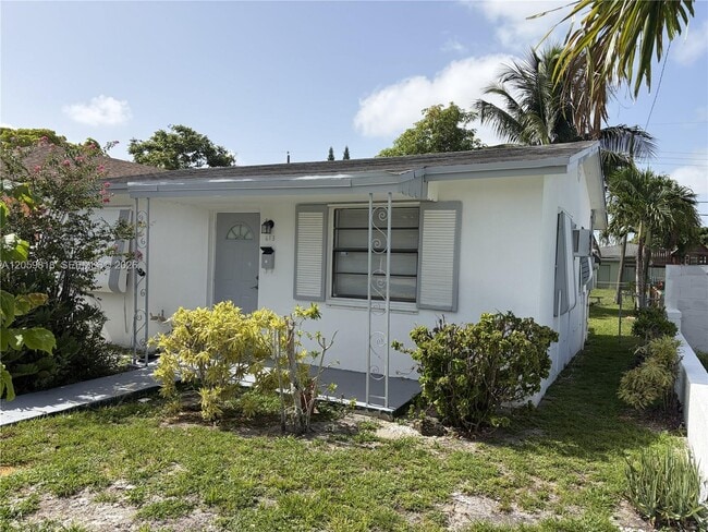 Building Photo - 613 NW 5th Ct