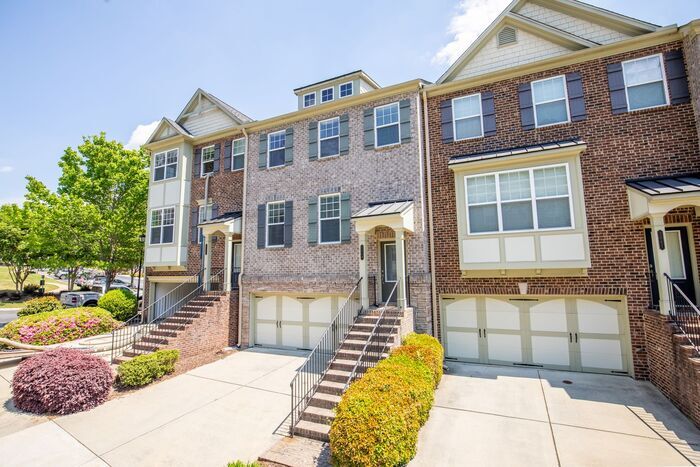 Foto principal - 4BR Townhome in Gate Community