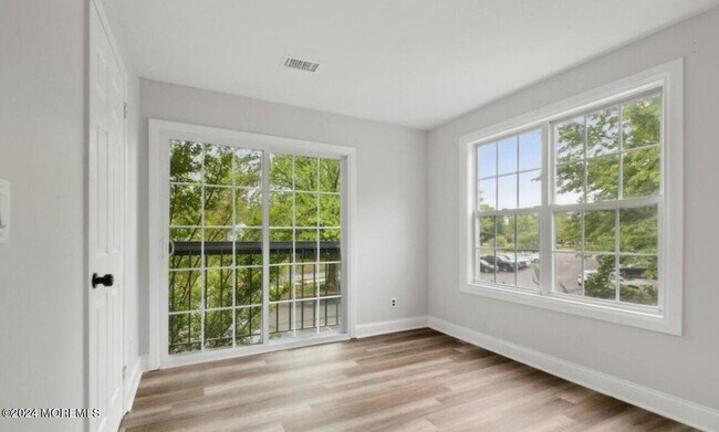 Foto del edificio - 5-5 Atlanta Ct