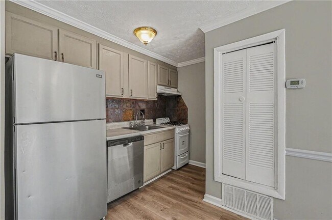 Foto del edificio - 2805 NE Expy NE