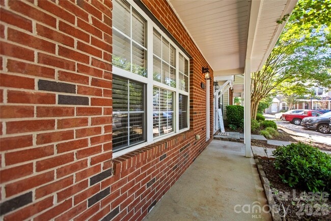 Building Photo - 148 Mangum Cir