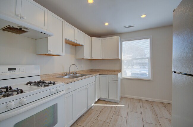 Foto del edificio - 1512 N May St