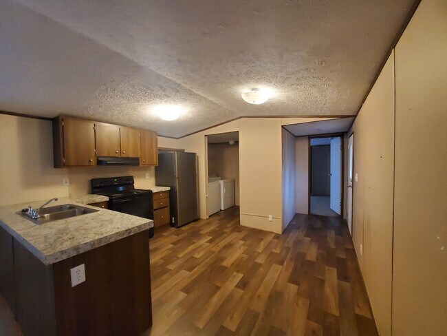 Building Photo - 2153 Grand Prix ~ Patriot Pines  ****HOUSI...