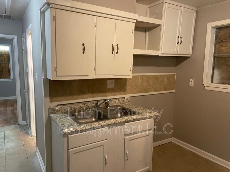 Foto principal - 1354 Hyde Park Blvd