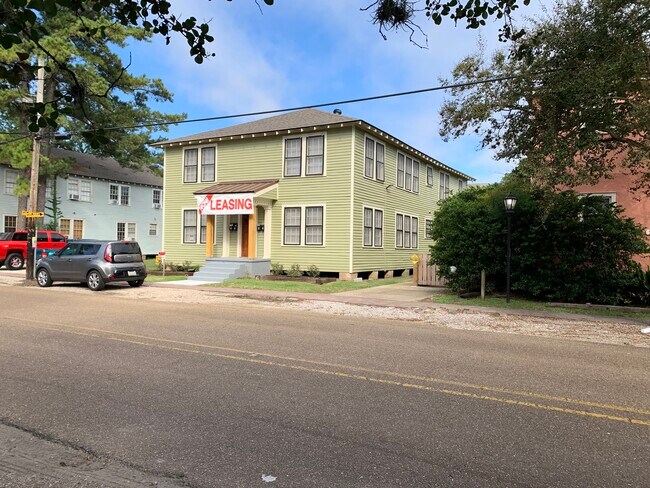 Foto del edificio - 157 E State St