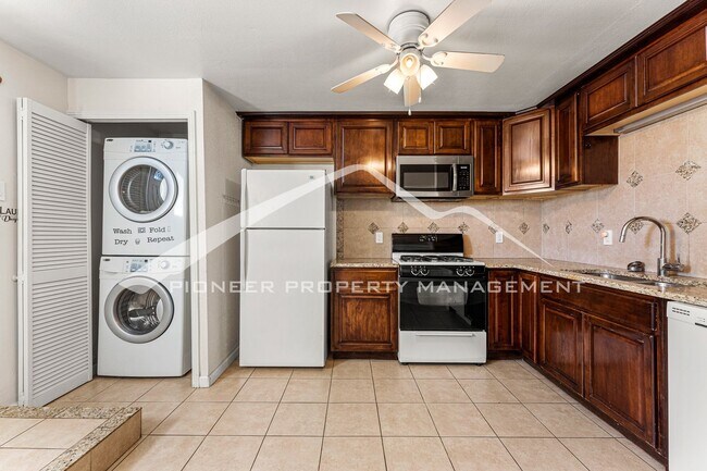 Foto del edificio - Spacious Home with AC, a Washer/Dryer and ...