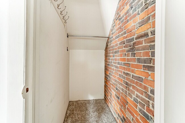 Foto del edificio - 2 Bedroom Italian Village Town-home