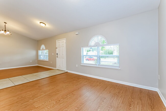 Foto del edificio - 3321 White Blossom Ln