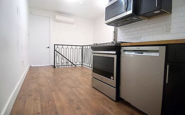 Foto del edificio - 393 Bleecker St