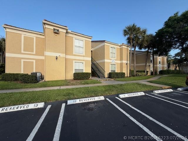 Building Photo - 899 Riverside Dr