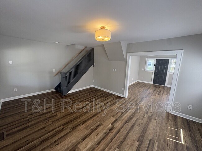 Foto del edificio - 637 N Gray St