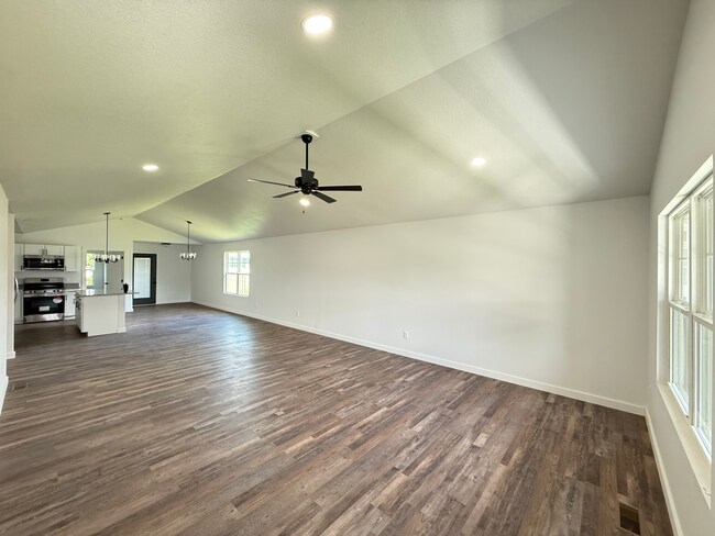 Building Photo - 175 Sky View Meadow Dr