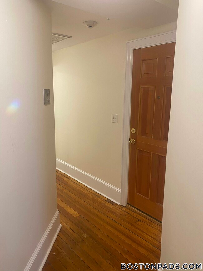 Foto del edificio - 881 Massachusetts Ave