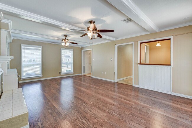 Foto del edificio - Beautiful 4 Bedroom Home!