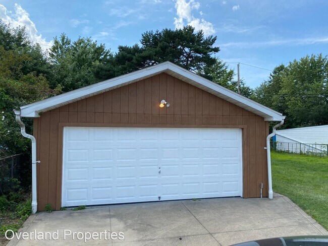 Building Photo - 4 br, 2 bath House - 1464 E 222nd St