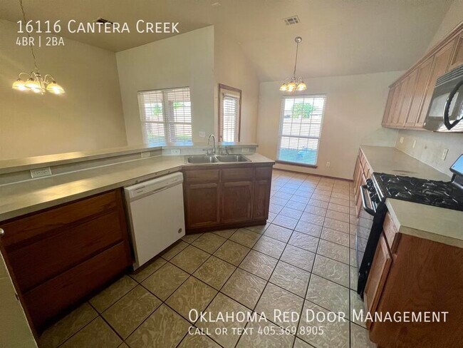 Foto del edificio - 16116 Cantera Creek Dr
