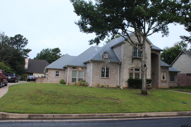 Foto del edificio - 3826 Woods Blvd