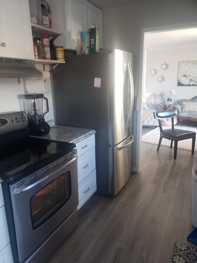 Cocina principal - 3265 W Florlita Ave