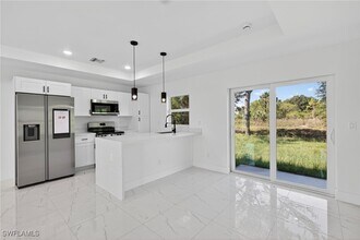 Building Photo - 366 Butler Ave S