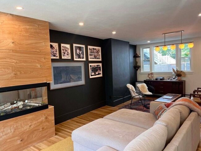 Building Photo - 137 Otis