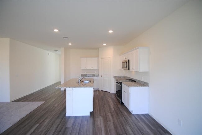 Building Photo - 1033 Lacebark Pne Ln