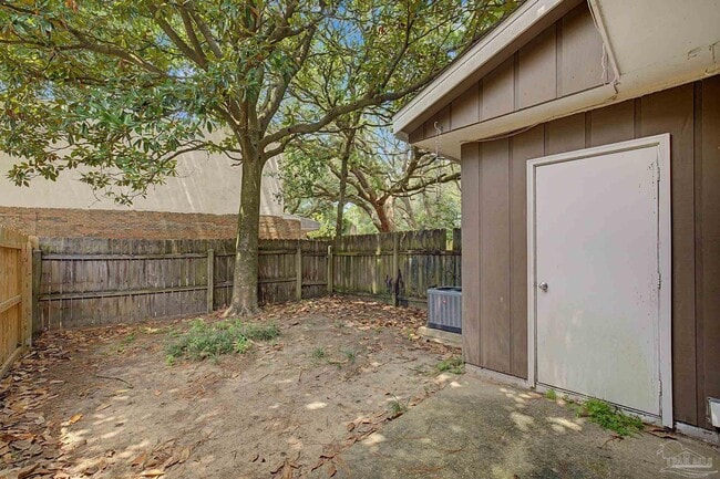 Building Photo - 8487 Old Spanish Trail Rd