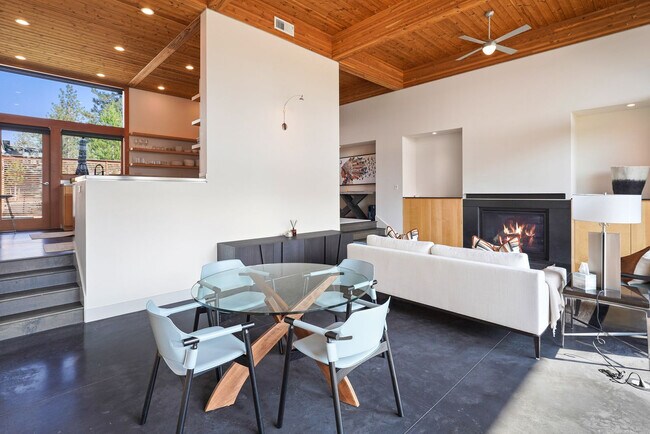 Building Photo - 2225 NW Reserve Camp Ct