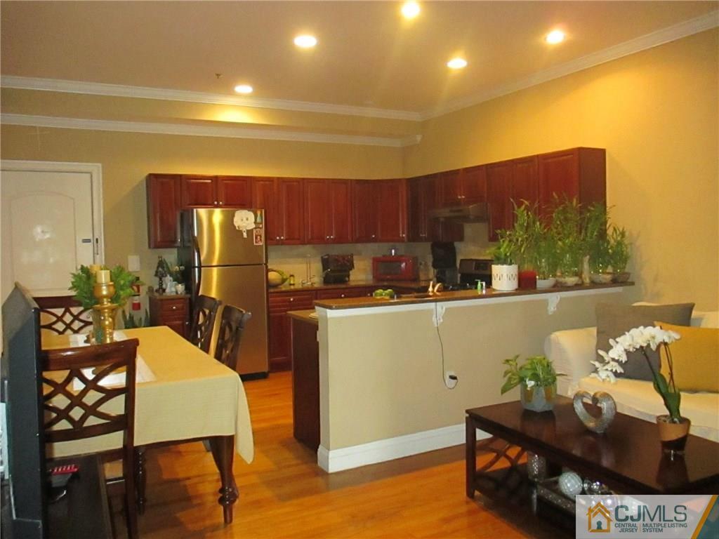 Foto principal - 547 Sayre Ave